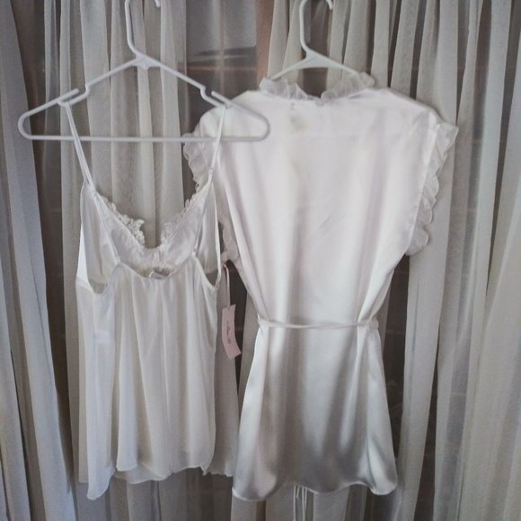 Linea Donatelle White Satin Nighty& Robe - Picture 4 of 5